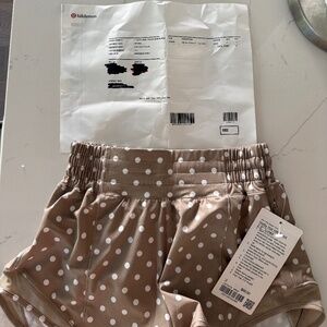 NWT Lululemon Hotty Hot High-Rise Lined Short size 2